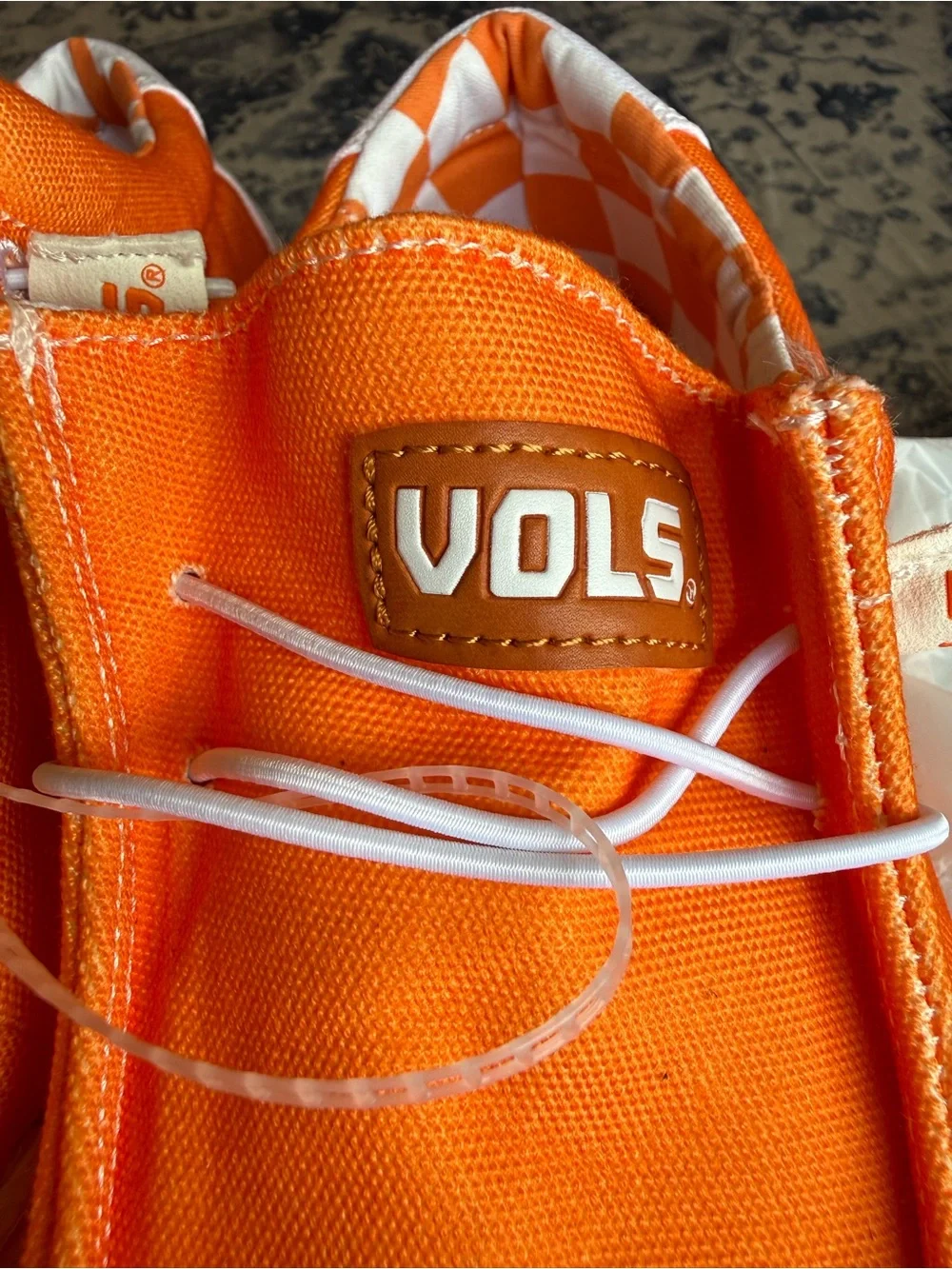 Tennessee Volunteers Men’s size 8 Canvas slip on Sneakers NWT